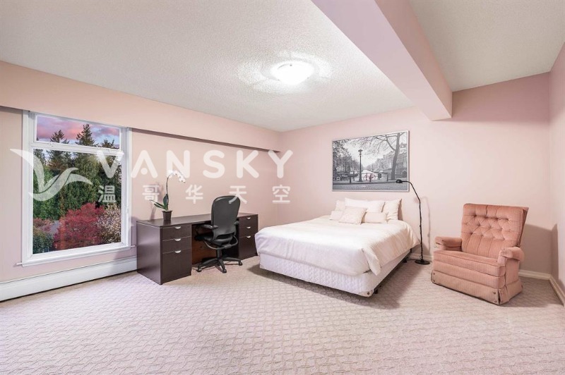 260407121142_bedroom 1.JPG